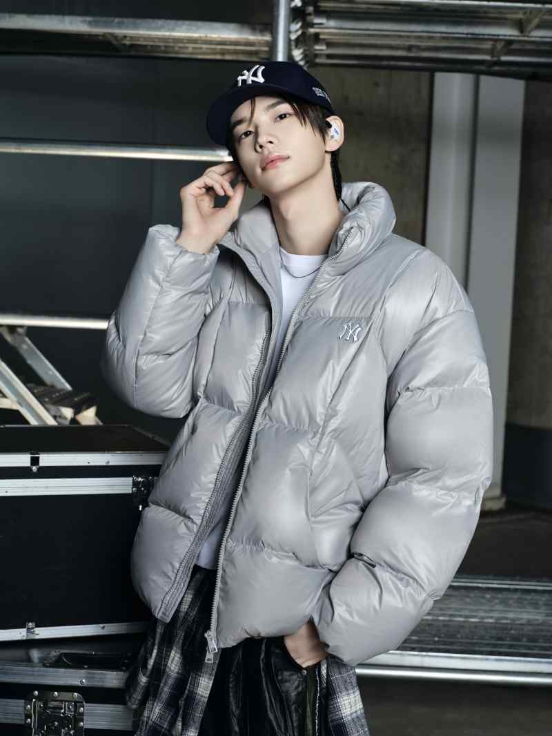 MLB, 새로운 앰버서더 TWS와 25 FW 겨울 ‘MLB 커브패딩 시리즈’ 화보 공개 2100-Image